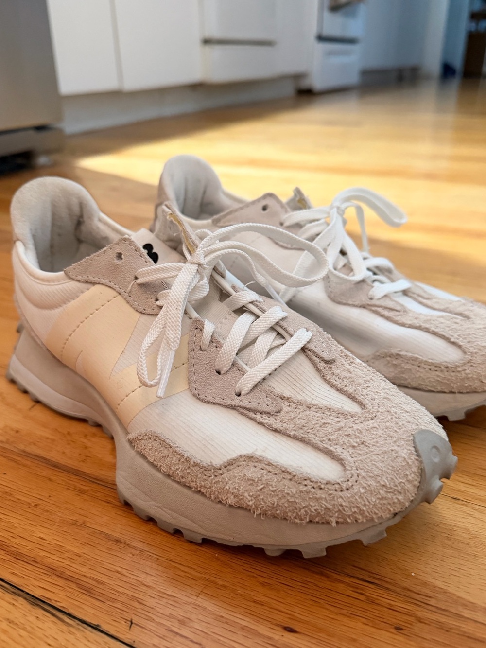 327 New Balance Cream and White Casual Lace-Up Sneakers - Picture 2 of 5